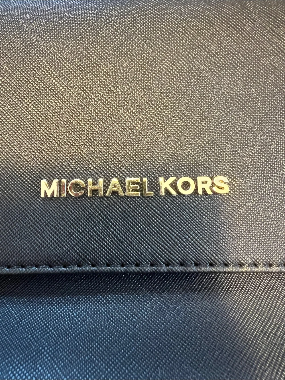 Michael Kors Jet Set Small Saffiano Pouchette with Gold Logo